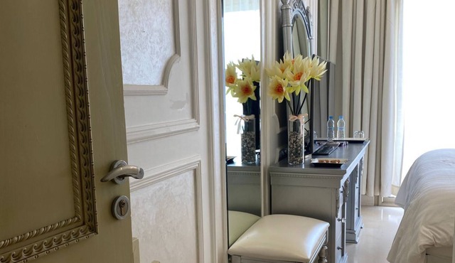 Gloria Suites