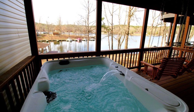 Glorious Cabin with Fantastic Lake Sights in Hot Springs, Arkansas