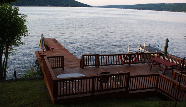 'Glory Days' - Classic 1920's Cottage - Keuka Lake East Side