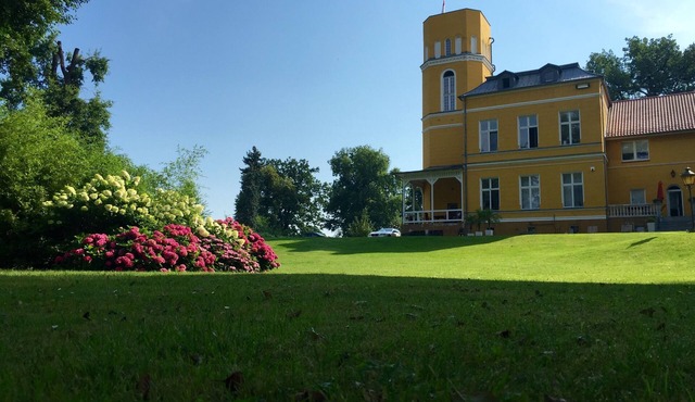Glowe Castle/Old Kurhaus Lückendorf Weddings/Girls Wg/Krass Class Trip