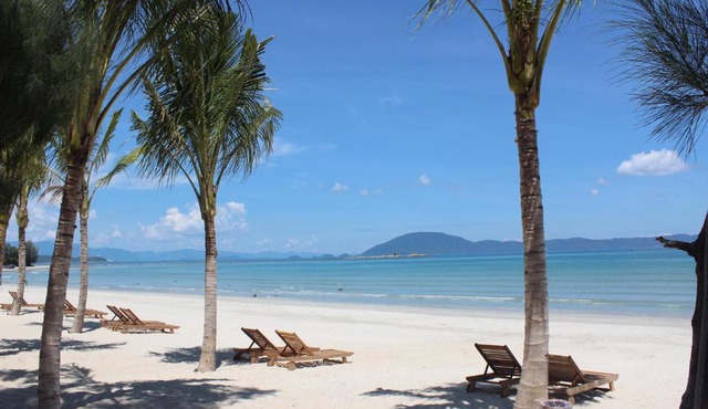 GM Doc Let Beach Resort & Spa