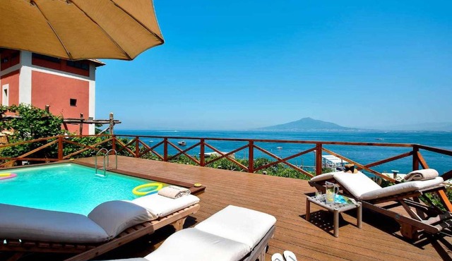 GOCCE VILLAS - Casa Rosada Waterfront Villa With Private Pool