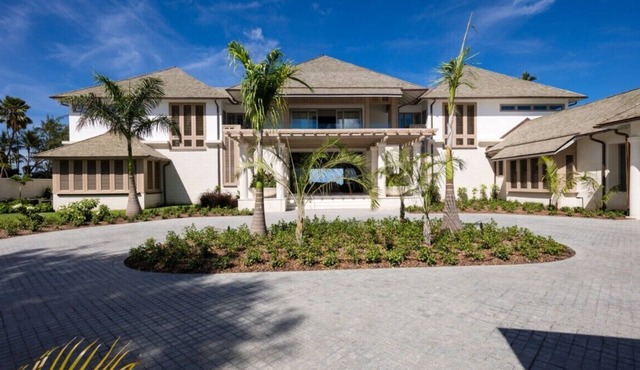 Godings Beach House by Fantasia Villas