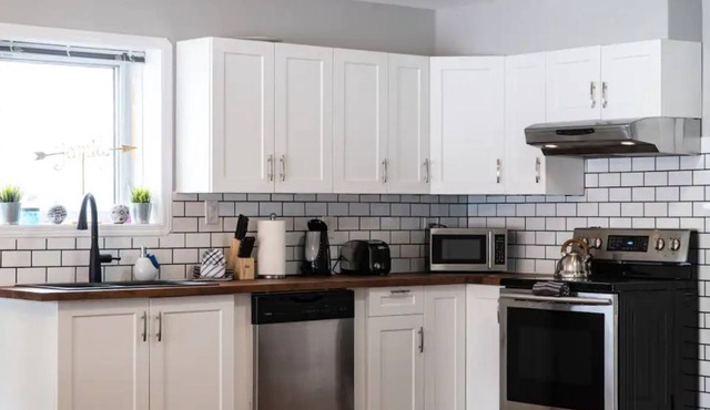 Golden Accommodations - 4 Bed 2 bunkbeds , 2 bathrooms.