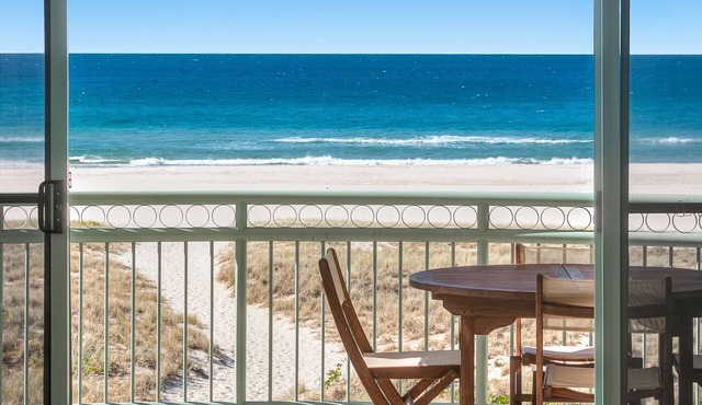 Golden Sea 12 - Absolute Beachfront Bilinga - Min. 3 Night Stays!