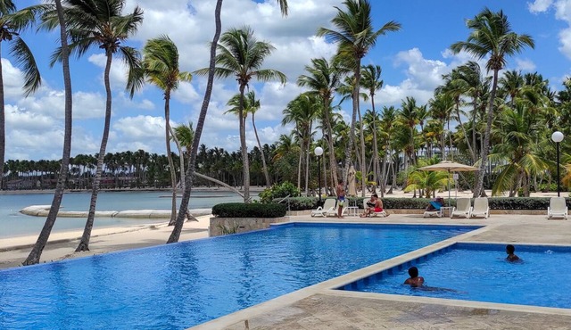 Golf & Beach Villa with private pool