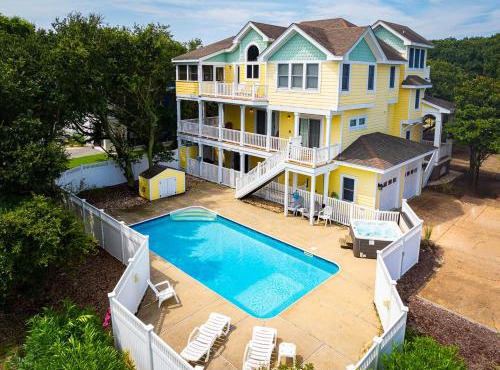 Golf Cart Friendly Pool Game Room & Resort Perks