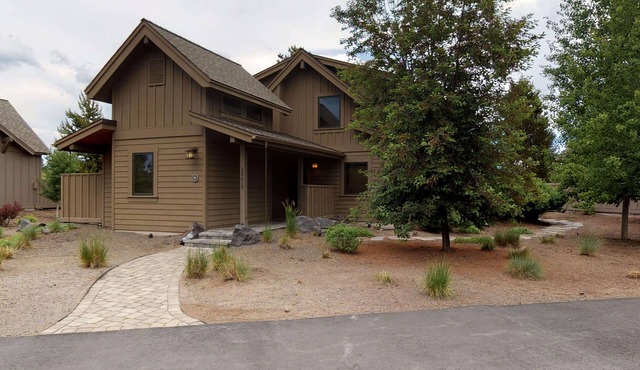 Golf Course Escape with Access to Exclusive Golf