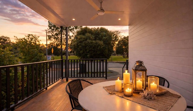 Golf Course Views in Townsville 2BR Family Retreat w Parking