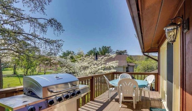 Golf Course Views w Fireplace & Resort Amenities