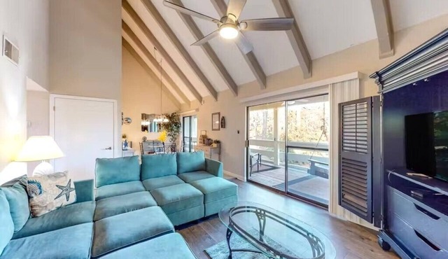 Golf Course Villa 95D - Spacious 2-bedroom, Golf Cart included