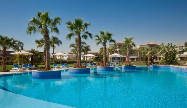 Golf Courses & Poolside Views | Two Rooms, Private Beach & Kids Playground
