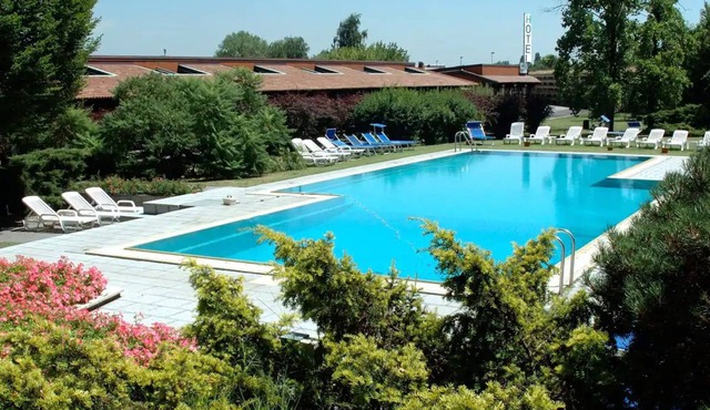 Golf Hotel