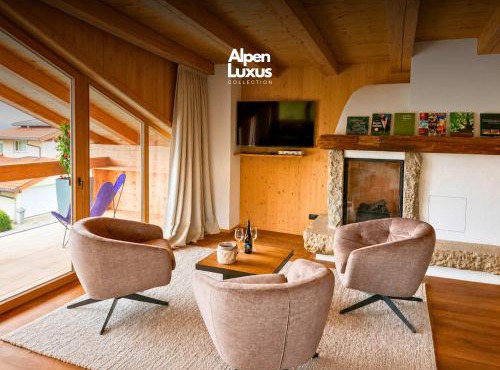 GOLF Suite - Penthouse, Balcony & Sauna Access