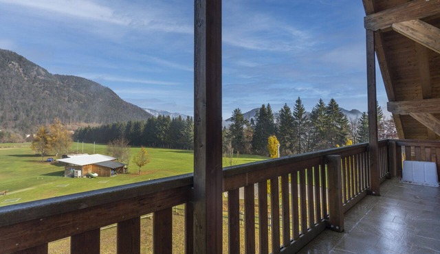 Golf View APT with parking and mountain view! x6