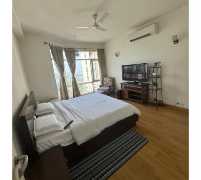 Golf view paradise : luxurious 3 bhk flat