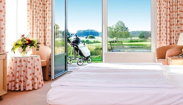 Golfdirekt Doppelzimmer mit Du Oder Bad, WC, Frühstück und Abendessen