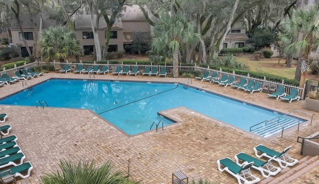 GOLFER'S DREAM on #1 HARBOUR TOWN GOLF-POOL-BEACH GEAR-2 Kings 1Q 1XLT-GAS GRILL