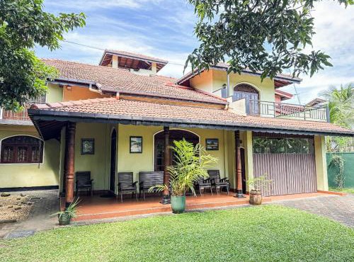 Gondolas Home Stay