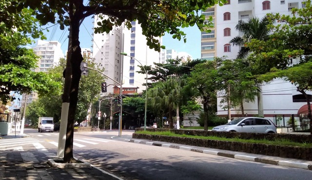Good location, everything nearby, 200 meters from Pitangueiras beach, sleeps up to 6 people.