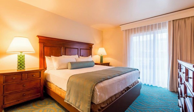 Good-Value 3 Units w/Kitchen & Free Parking!