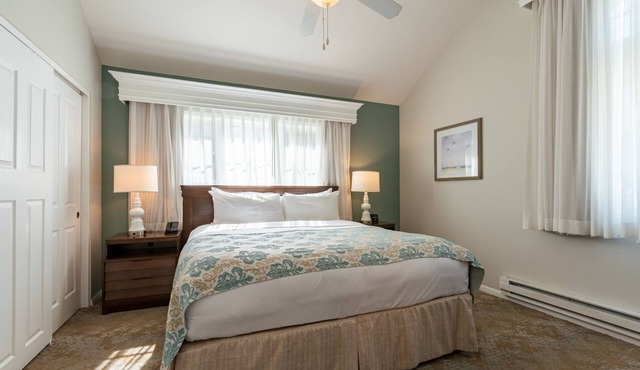 Good-Value Accommodation! 3 Convenient Units, Kitchen, Onsite Parking!