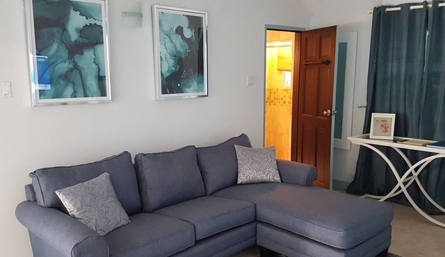 Gorgeous 2 bdr Fully AC Villa near Beaches in heart of Holetown Barbados