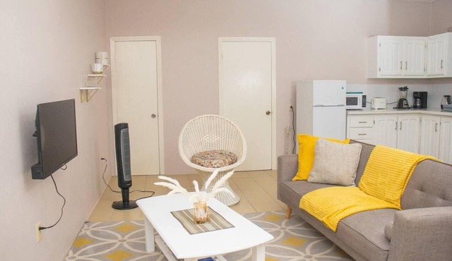 Gorgeous 2-Bed Apt, Sleeps 3 in St Johns