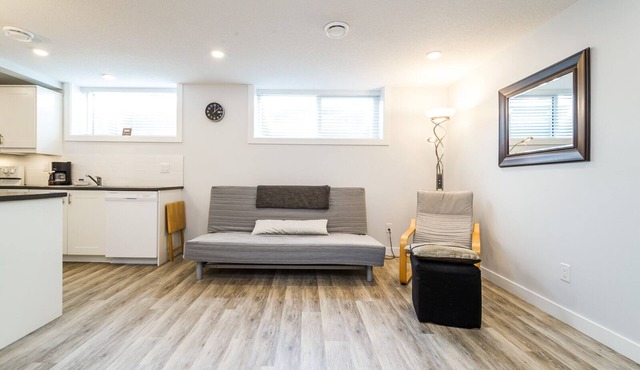 Gorgeous 2 bed suite centrally located in Edmonton