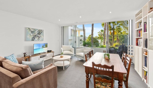 Gorgeous 2-Bed Unit near Riverside Parks