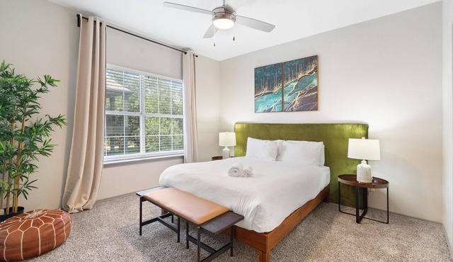 Gorgeous 2BR next to the Domain ry4j