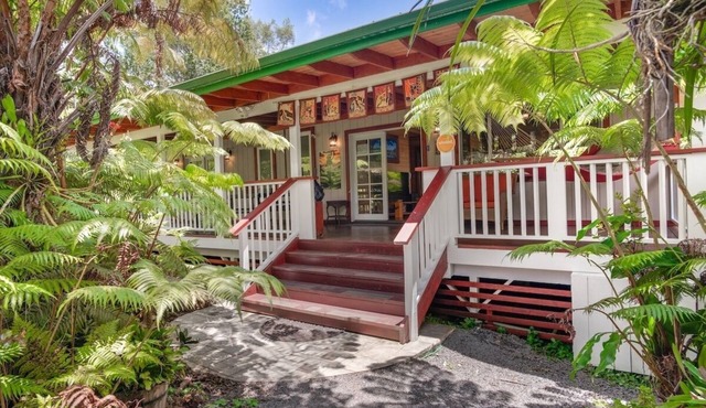 Gorgeous 3bd/2ba villa with covered patio, ping pong table, BBQ & playground