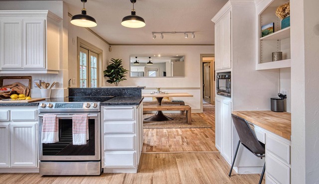Gorgeous 5bd/3bath Eugene home with Hot tub! 5 minute walk to University!