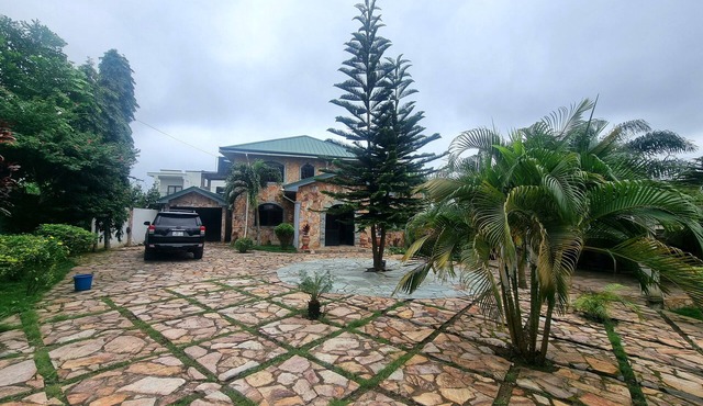 Gorgeous and tranquil compound in the beautiful Peduase area.