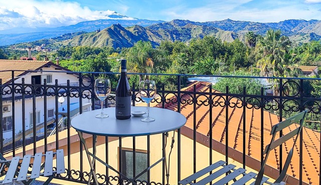 Gorgeous apartment in Trappitello with WiFi