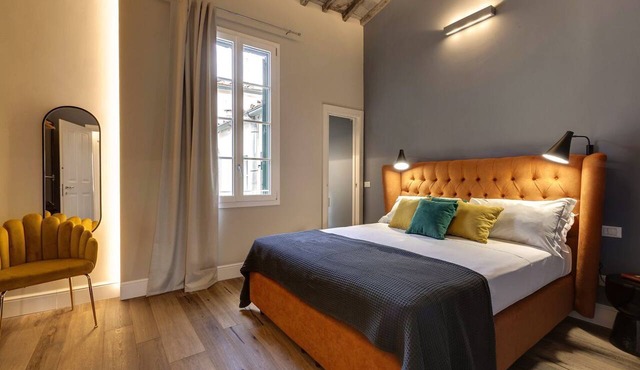 Gorgeous apartment with city views! Up to 8!