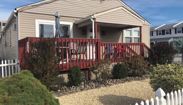 GORGEOUS BEACH HOUSE IN BRIGANTINE! ENJOY BEACH, CASINOS>BRING YOUR DOG