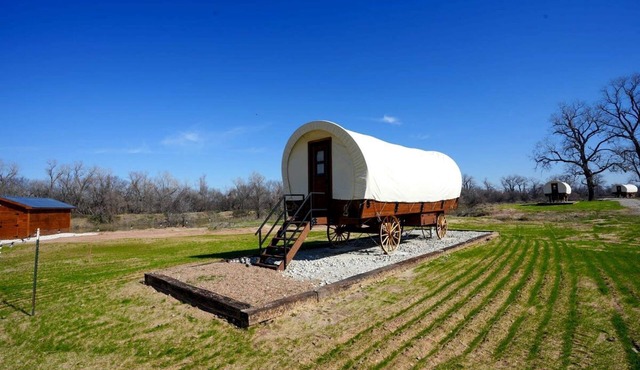 Gorgeous Caravan with Barbecue and Stunning Countryside Sights in Chilton, Texas