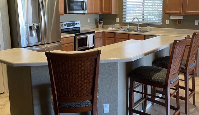 Gorgeous, comfortable 3 bedroom 2 bath, near Spring Training, shopping, dining.