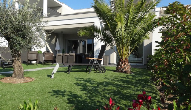 Gorgeous contemporary villa with a great view - located in front of Saint-Tropez