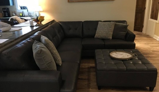 Gorgeous, First Class, 2 King apartment in downtown Windham