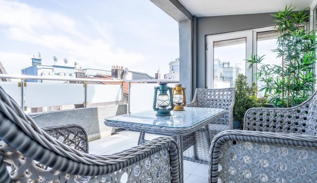 Gorgeous Flat with Balcony in Besiktas