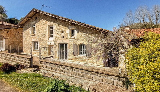Gorgeous home in Cellefrouin with WiFi