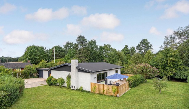 Gorgeous home in Grevinge with kitchen