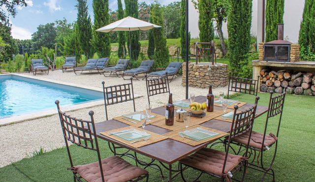 Gorgeous home in Grignan with private swimming pool, can be inside or outside