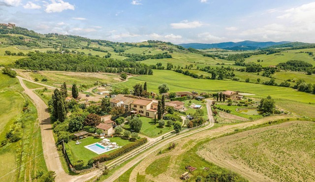 Gorgeous home in Casole d'Elsa -SI- with WiFi
