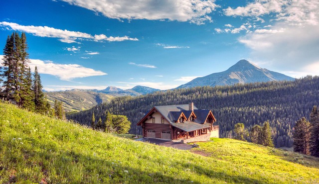 Gorgeous Home! Private Hot Tub, Stunning Views, & Backcountry Ski Access!