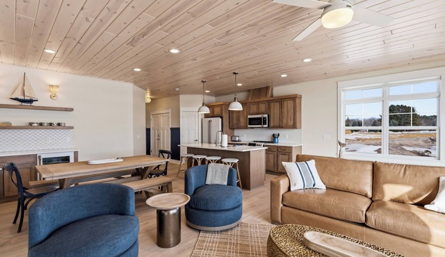 Gorgeous Main Floor 2BR on Mille Lacs