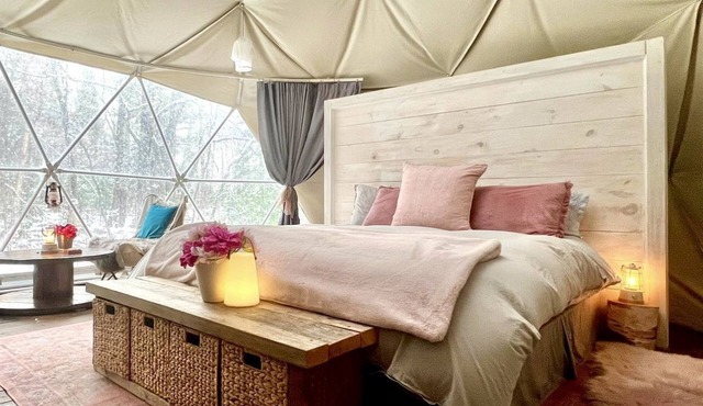 Gorgeous Modern Dome Surrounded by Nature for a Romantic Glamping Escape near Deer Lake, Ontario