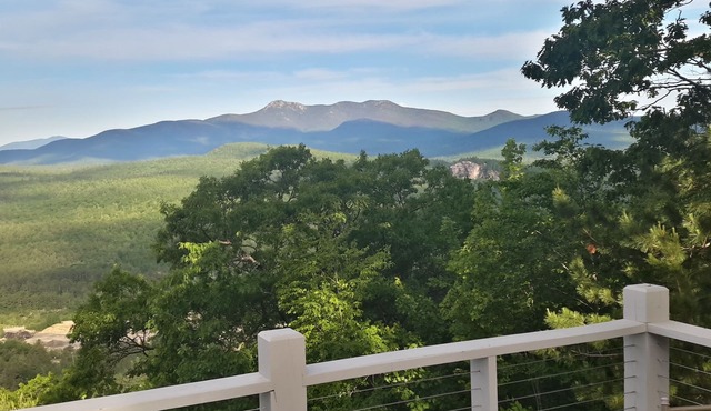 Gorgeous Mountain View, 3 BR Home!